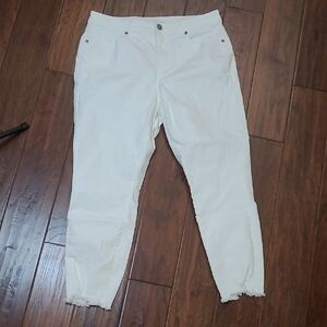 LOFT White Skinny Crop Jeans with Distressed Raw Hem size 12/31